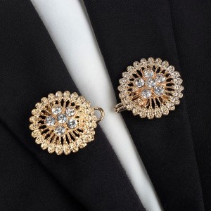 Зажим для кардигана "Круги", цвет белый, цвет золотистый