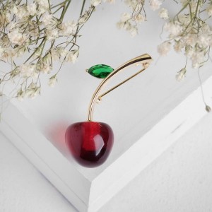 Брошь "Вишенка", цвет бордово-зелёный, цвет золотистый