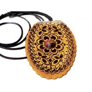 Кулон береста овальный 64х44мм с малым круглым камнем Кулон береста овальный 64х44мм с малым круглым камнем