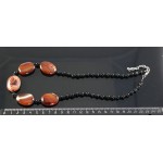 Колье из сардоникса (овалы 30х20мм) и агата черного (шарик 6мм)