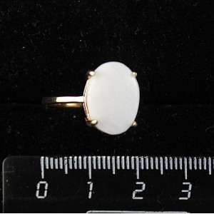 Кольцо c перламутром,  овал 14х10мм
