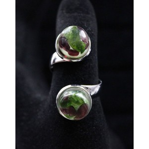 Кольцо из хромдиопсида и граната (кабошон-мозаика) "2 круга", круг 12мм, безразмерное