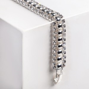 Браслеты со стразами "Сияй" нить кругами, цвет белый, цвет серебристый,см длина 18см