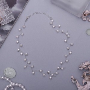 Колье с жемчугом "Цветущая дорожка" бусины, цвет белый, цвет серебристый (пластик, бижутерный сплав)