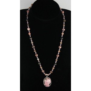 Колье-кулон из родонита, овал 30х22мм, шарик 8 и 6 мм