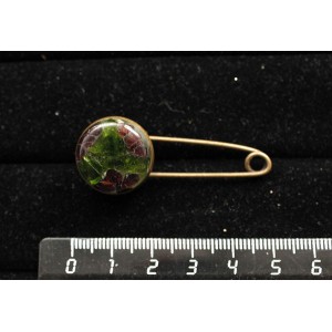 Брошь-булавка с хромдиопсидом и гранатом (кабошон-мозаика), круг 18мм, цвет бронза