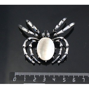 Брошь-кулон перламутр бежевый "паук" 60*48мм