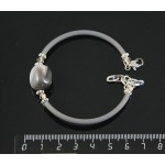 Браслет из агата серо-коричневого (ботсванский), бочонок на струнке