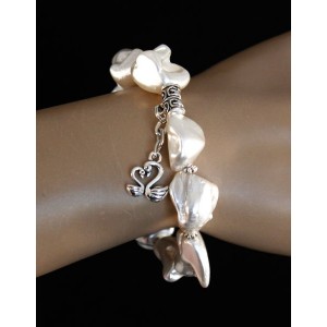 Браслет из жемчуга-майорки под барокко, цвет белый, с подвеской