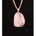Кулон из кварца розового, галтовка 35х22х18мм
