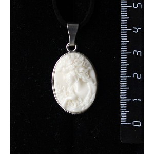 Кулон из  крафтовой смолы, цвет белый, кабошон "камея", простой овал 25х18мм