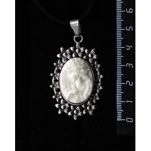 Кулон из  крафтовой смолы, цвет белый, кабошон "камея", овал 25х18мм, "клумба"