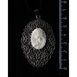 Кулон из  крафтовой смолы, цвет белый, кабошон "камея", овал 25х18мм, филигрань