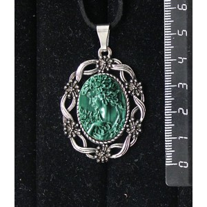 Кулон из крафтовой смолы, цвет темно-зеленый, овал 25х18мм, "торжество"