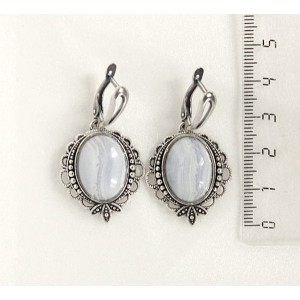 Серьги из агата голубого (сапфирин), овал 18х13мм, оправа "трилистник", швензы посеребрение