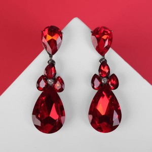 Серьги висячие со стразами "Вечеринка" цветок из капель, цвет красно-белый, цвет золотистый