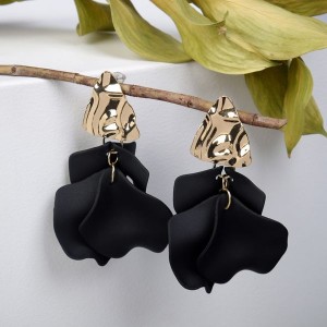 Серьги ассорти "Ветер" мятые треугольники, цвет чёрно-золотой Серьги ассорти "Ветер" мятые треугольники, цвет чёрно-золотой