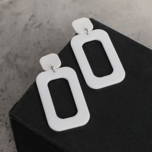 Серьги пластик "Вивьен" прямоугольник, цвет белый