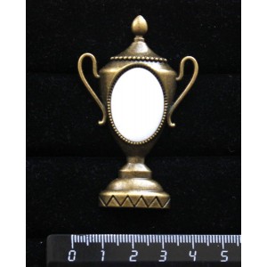 Брошь из перламутра белого,"кубок", овал 25х18мм