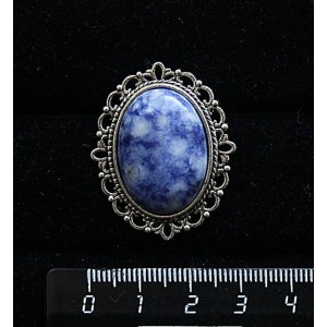Брошь из лазурита бело-синего, с ажурным контуром,  цвет ант. серебро, овал 25х18мм