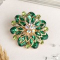 Брошь "Цветок" хризантемы, цвет зелёный, цвет золотистый (стразы)