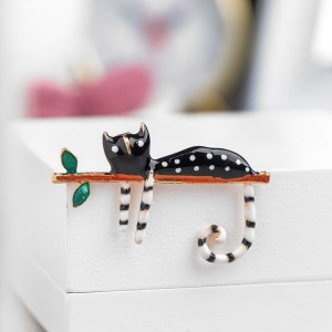 Брошь "Кошка" тропическая на ветке, цветная, цвет золотистый (эмаль, бижутерный сплав)