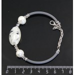 Браслет на струнке из жемчуга белого и белого муранского стекла