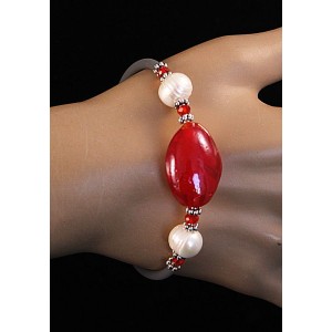 Браслет на струнке из жемчуга белого и красного муранского стекла
