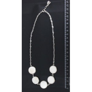 Колье из перламутра, на цепочке, 5 камней, круг 20мм