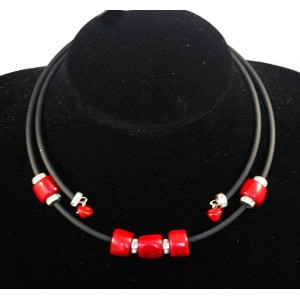 Колье из коралла на струнке, бочонки и галтовка