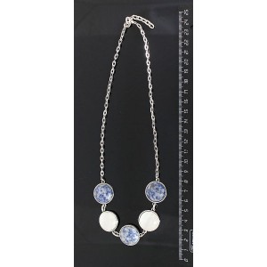 Колье из лазурита бело-синего, и кошачьего глаза (иск.) на цепочке, 5 камней, круг 20мм
