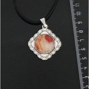 Кулон из сердолика, огранка, основа квадрат 30мм, сеттинг круг 20мм