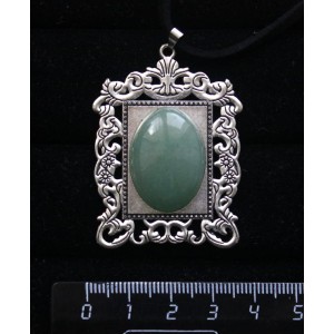 Кулон из авантюрина зеленого,"портрет", овал 25х18мм