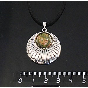 Кулон из унакита, круг 12мм, "ракушка"