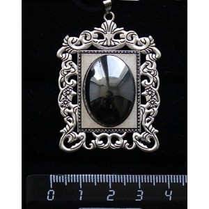 Кулон из гематита,"портрет", овал 25х18мм