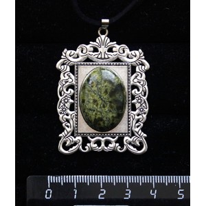Кулон из змеевика,"портрет", овал 25х18мм