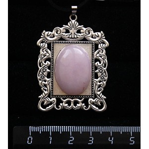 Кулон из кварца розового,"портрет", овал 25х18мм