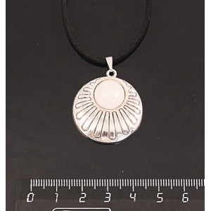 Кулон из кварца розового, круг 12мм, "ракушка"