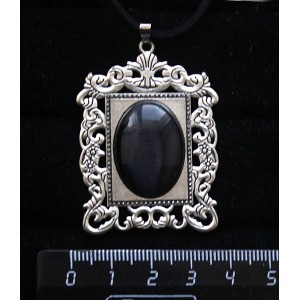 Кулон из кошачьего глаза (синт.), цвет розовый,"портрет", овал 25х18мм