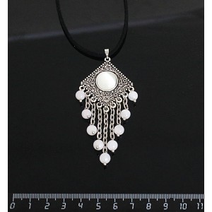 Кулон из кошачьего глаза (синт.),цвет ,белый,"роза", шарик кварц розовый 6мм,  круг 12 мм