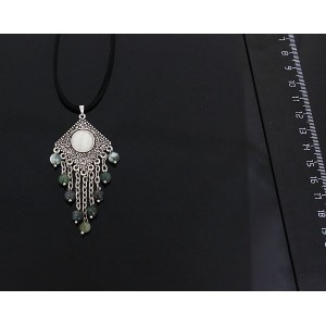 Кулон из кошачьего глаза (синт.),цвет белый,"роза", шарик яшма зелёная 6мм,  круг 12 мм