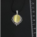 Кулон из кошачьего глаза (синт.), цвет жёлтый, 18х13мм, "трилистник"