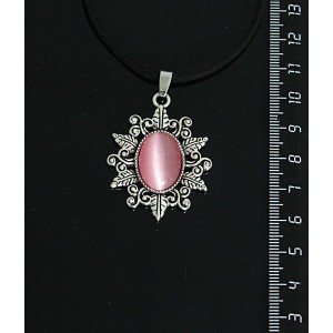 Кулон из кошачьего глаза (синт.), цвет розовый, овал 18х13мм, "папоротник"
