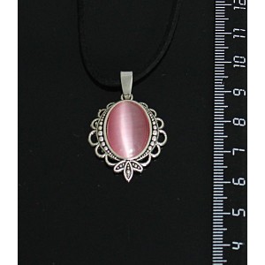 Кулон из кошачьего глаза (синт.), цвет розовый, 18х13мм, "трилистник"