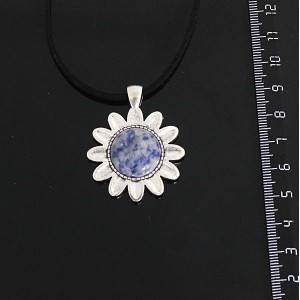 Кулон из лазурита бело-синего, круг 18мм, "Маргаритка"