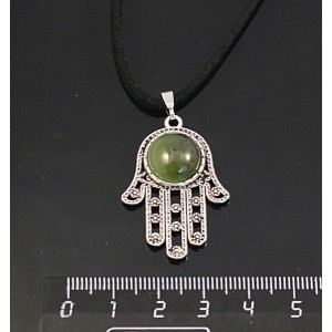 Кулон из нефрита, круг 12мм, "хамса"