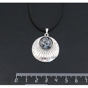 Кулон из обсидиана снежного, круг 12мм, "ракушка"