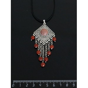 Кулон из родонита,"роза", шарик яшма красная 6мм,  круг 12 мм