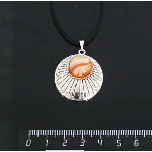 Кулон из cердолика полосатого, круг 12мм, "ракушка"