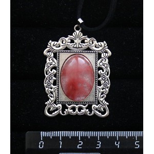 Кулон из халцедона розового,"портрет", овал 25х18мм